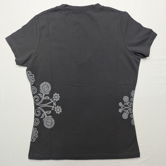 Marika Activewear T-shirt Gray V-neck Women's Small - Picture 2 of 3